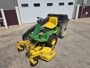 John Deere F525 Lawn Mower