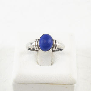 lot 38 image: Sterling Silver Lapis Lazuli Ring. Size 5.5