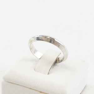 lot 46 image: Silver Tone Domed Base Metal Band Ring
