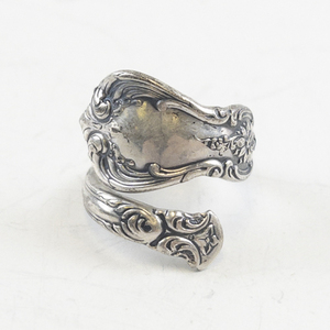 lot 47 image: Old Master Sterling Silver Spoon Ring Size 6.5