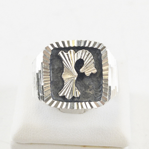 lot 60 image: TN-95 Mexico Sterling Silver R Signet Ring. Size 10