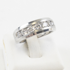 lot 68 image: ArtCarved Sterling Silver 7-Stone CZ Ring. Size 10