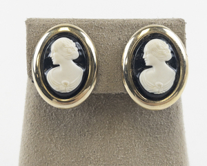 lot 84 image: Sarah Cov Vintage Cameo Clip-On Earrings