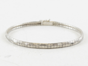 lot 128 image: Sterling Silver 925 Patterned Bracelet with Clasp