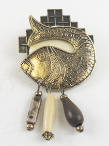 lot 154 image: Southwestern Style Fish Brooch with Beads