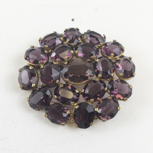 lot 173 image: Vintage Czech Purple Glass Rhinestone Brooch