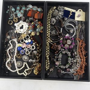 lot 188 image: Large Assorted Fashion Jewelry Lot - Bracelets, Necklaces, Brooches, and Earrings