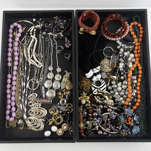 lot 189 image: Large Costume Jewelry Lot with Necklaces Bracelets Earrings and Pendants