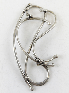 lot 210 image: Sterling Silver Abstract Brooch 16.4 dwt