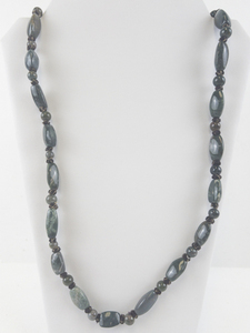 lot 234 image: Polished Green Stone Bead Necklace