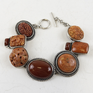 lot 246 image: Amy Kahn Russell Red Coral Sterling Silver Link Bracelet