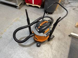 lot 32 image: RIGID NXT Vacuum