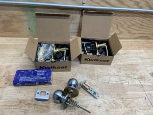 lot 107 image: Lot of - Door Knobs and Hinges