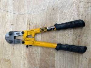 lot 117 image: 12 Bolt Cutter (084258.55)