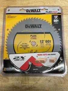 lot 124 image: 12 IN 60T SAW BLADE. DWAFV31260 (0842522.58)