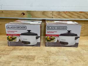 lot 128 image: Lot of 2 -  BLACKDECKER Rice Cooker 14-Cup (Cooked) with Steaming Basket, Removable Non-Stick Bowl, White