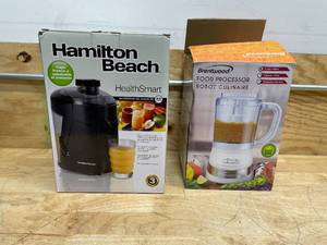 lot 148 image: Lot of 2 - Hamilton Beach HealthSmart Juicer Machine (67801) and Brentwood Appliances FP-549W 3-Cup (White) Food Processor