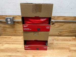 lot 87 image: Lot of 2 - Milwaukee MULTI-FUNCTIONAL NECK GAITER