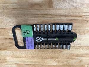 lot 195 image: PITTSBURGH 14 in. Drive SAE & Metric High Visibility Socket Set  21 Pc. (08072518)