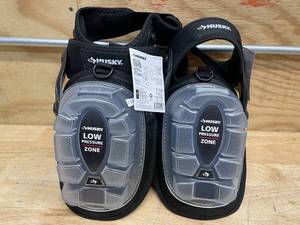 lot 170 image: Husky Knee Pads (087250)