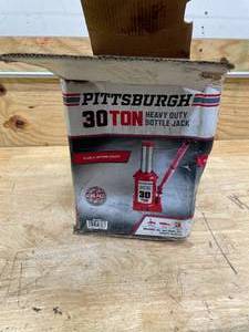 lot 213 image: PITTSBURGH 30 Ton Hydraulic Bottle Jack (08725115)