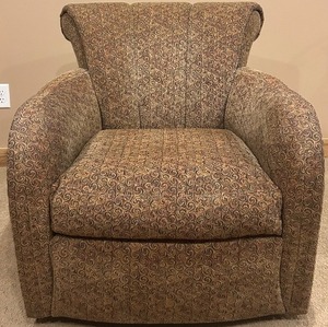 lot 7 image: Sherrill Swivel Club Chair with Stain-Resistant Upholstery