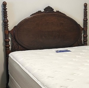 lot 13 image: Vintage Wooden Bed Frame - Lots 11, 13, and 15 are matching