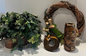 lot 28 image: Decorative Faux Plant, Grape Vine Wreath, and Wooden Israeli Vase Set