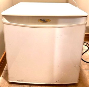 lot 36 image: Used Danby Compact Refrigerator in White Model DAR192W
