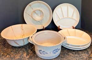 lot 110 image: Artisan 7 Piece Stoneware Bowls and Plates - Handcrafted Designs