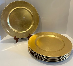 lot 49 image: Set of 8 Caspari New York-Paris Chinese Gold Lacquerware Charger Plates