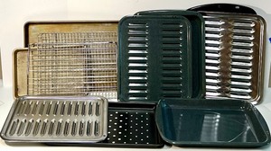 lot 127 image: Set of 11 Assorted Baking and Broiling Trays and Racks