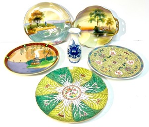lot 137 image: Collection of 5 Hand-Painted Decorative Asian Themed Plates By and Vase