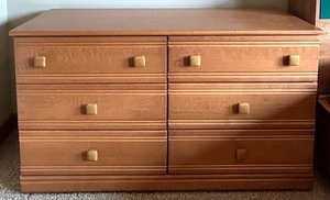lot 201 image: Palliser Double Dresser with 6 Drawers in Medium Wood Finish