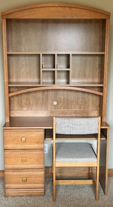 lot 202 image: Palliser Wood Desk Set with Hutch and Chair