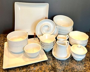 lot 107 image: Collection of 22 Mix and Match Vintage White Porcelain Dinnerware and Serveware