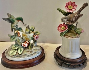 lot 19 image: Set of 2 Andrea Bird Figurines - Hummingbird & Wren with Flowers