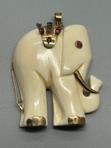 lot 3 image: Intricate Elephant Pendant with Gemstone Accents