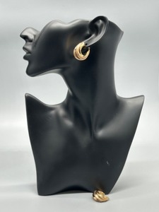 lot 9 image: Pair of 14K Gold Hollow Twist Hoop Earrings 3.8g