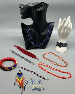 lot 66 image: American Indian Handmade Seed Beads Jewelry Pieces - Necklaces, Bracelets, Earrings