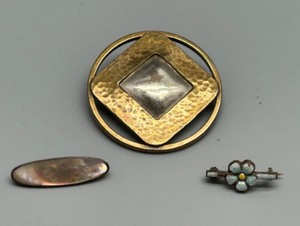 lot 94 image: Collection of 3 Vintage Brooches Sterling Silver BAER SF, Enamel Flower, Shell Design
