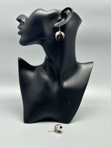 lot 96 image: Sterling Silver Neva Leaf Design Earrings with Black Beads