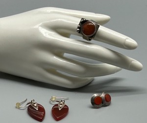 lot 107 image: Artisan Biomorphic Brutalist Sterling Silver and Carnelian Jewelry Set with Earrings, Ring, and Stud Earrings