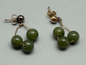 lot 116 image: Pair of Vintage Green Jade Dangle Earrings 1g