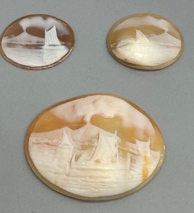 lot 126 image: Set of 3 Hand-Carved Shell Cameos with Scenic Designs