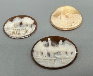 lot 127 image: Set of 3 Vintage Hand-Carved Cameo Shell Discs