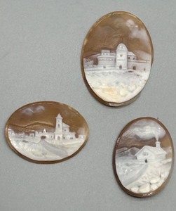 lot 128 image: Set of 3 Carved Shell Cameos with Landscape Designs