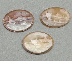 lot 130 image: Set of 3 Vintage Hand Carved Shell Cameos with Sailing Ship Design