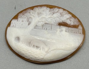 lot 131 image: Vintage Hand-Carved Shell Cameo with Rural Scene Animals