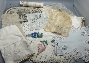 lot 154 image: Collection of Vintage Embroidered Hardanger Linens and Lace Doilies